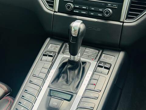 Porsche Macan 3.0T V6 GTS SUV 5dr Petrol PDK 4WD Euro 6 (s/s) (360 ps) - U10004557