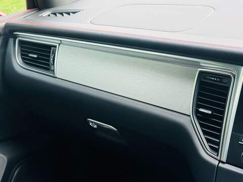 Porsche Macan 3.0T V6 GTS SUV 5dr Petrol PDK 4WD Euro 6 (s/s) (360 ps) - U10004557