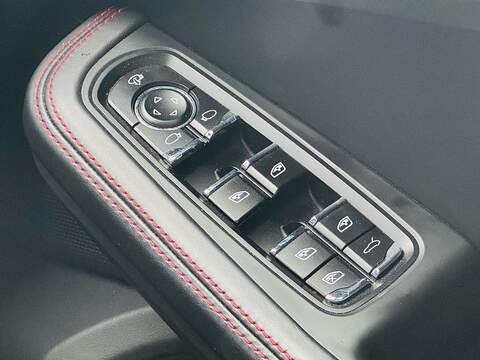 Porsche Macan 3.0T V6 GTS SUV 5dr Petrol PDK 4WD Euro 6 (s/s) (360 ps) - U10004557