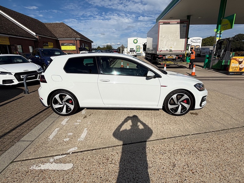 Volkswagen Golf 2.0 TSI GTI Performance Hatchback 3dr Petrol Manual Euro 6 (s/s) (245 ps) - U10004564