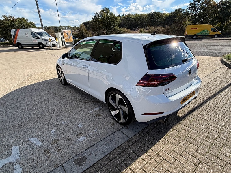 Volkswagen Golf 2.0 TSI GTI Performance Hatchback 3dr Petrol Manual Euro 6 (s/s) (245 ps) - U10004564