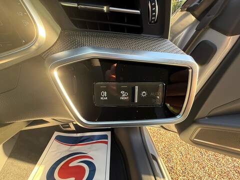 Audi RS7 4.0 TFSI V8 Carbon Black Sportback 5dr Petrol Tiptronic quattro Euro 6 (s/s) (600 ps) - U10004565
