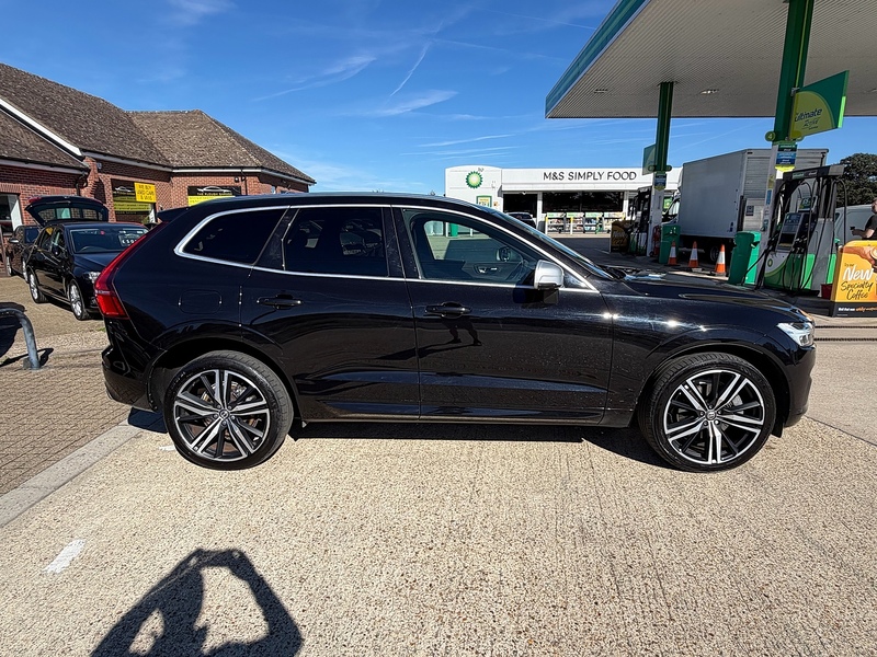Volvo XC60 T5 R-Design Pro - U10004568