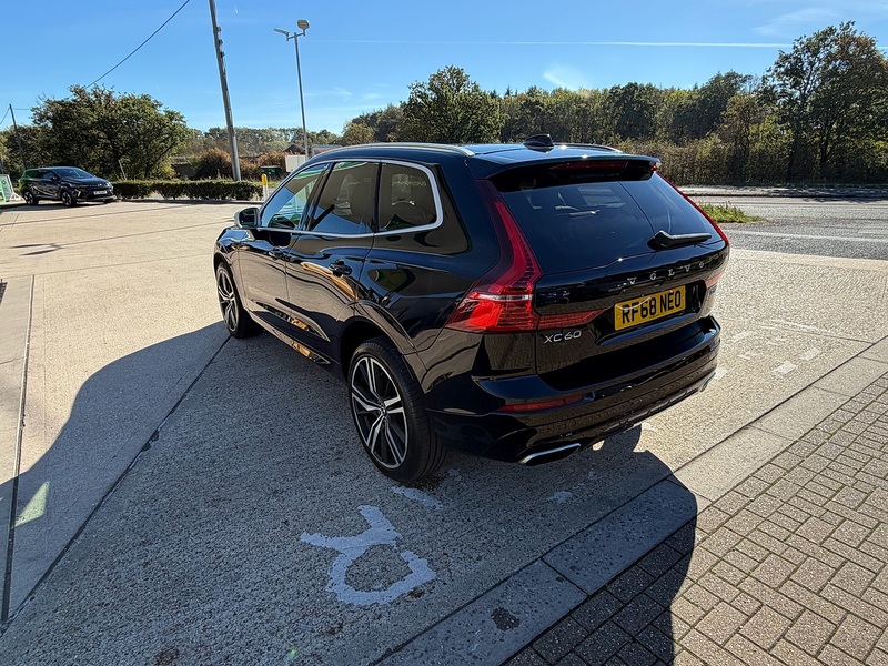 Volvo XC60 T5 R-Design Pro - U10004568