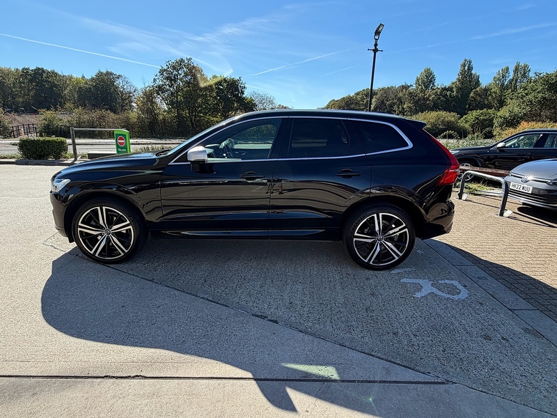 Volvo XC60 T5 R-Design Pro - U10004568