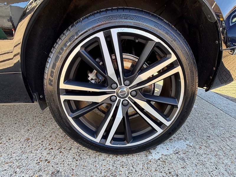 Volvo XC60 T5 R-Design Pro - U10004568