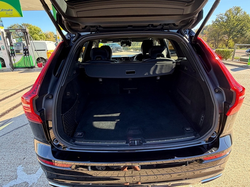 Volvo XC60 T5 R-Design Pro - U10004568