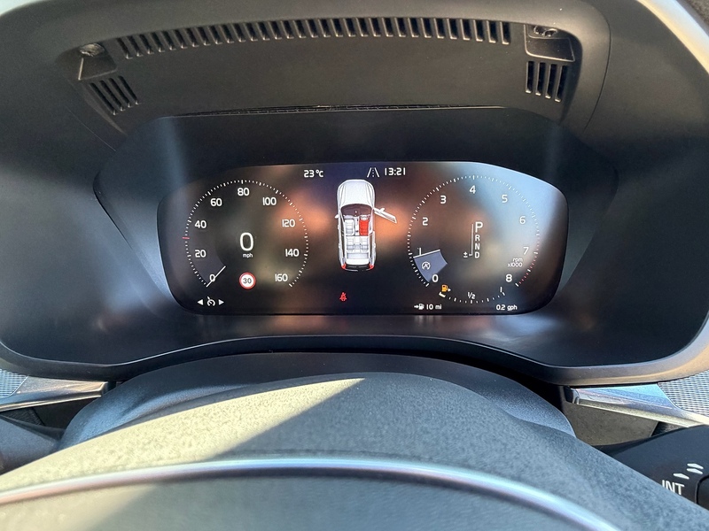 Volvo XC60 T5 R-Design Pro - U10004568