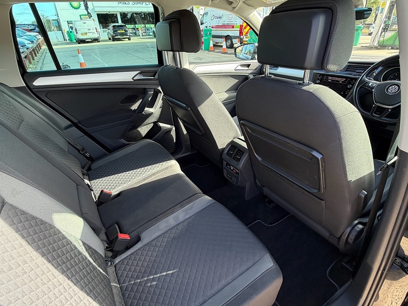 Volkswagen Tiguan 1.5 TSI EVO Match SUV 5dr Petrol DSG Euro 6 (s/s) (150 ps) - U10004591