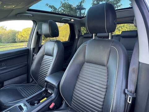 Land Rover Discovery Sport 2.0 TD4 HSE Dynamic Lux SUV 5dr Diesel Auto 4WD Euro 6 (s/s) (180 ps) - U10004593