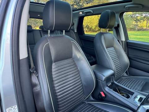 Land Rover Discovery Sport 2.0 TD4 HSE Dynamic Lux SUV 5dr Diesel Auto 4WD Euro 6 (s/s) (180 ps) - U10004593