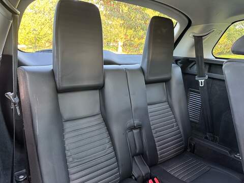Land Rover Discovery Sport 2.0 TD4 HSE Dynamic Lux SUV 5dr Diesel Auto 4WD Euro 6 (s/s) (180 ps) - U10004593
