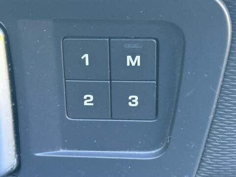Land Rover Discovery Sport 2.0 TD4 HSE Dynamic Lux SUV 5dr Diesel Auto 4WD Euro 6 (s/s) (180 ps) - U10004593