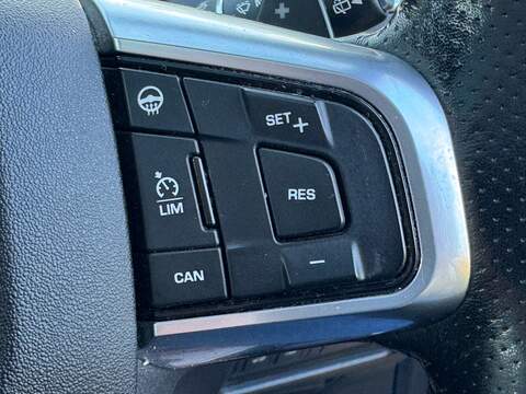 Land Rover Discovery Sport 2.0 TD4 HSE Dynamic Lux SUV 5dr Diesel Auto 4WD Euro 6 (s/s) (180 ps) - U10004593
