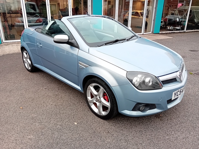 Vauxhall Tigra 1.8i Sport Convertible 2dr Petrol Manual (185 g/km, 123 bhp) - U1765