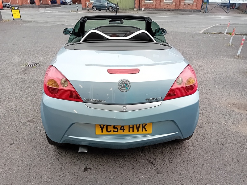Vauxhall Tigra 1.8i Sport Convertible 2dr Petrol Manual (185 g/km, 123 bhp) - U1765