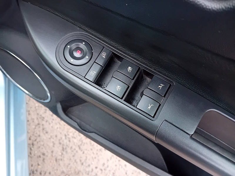 Vauxhall Tigra 1.8i Sport Convertible 2dr Petrol Manual (185 g/km, 123 bhp) - U1765