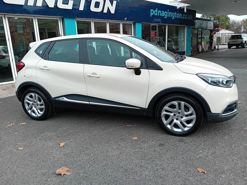 Renault Captur 1.5 dCi ENERGY Dynamique MediaNav SUV 5dr Diesel Manual Euro 5 (s/s) (90 ps) - U1766
