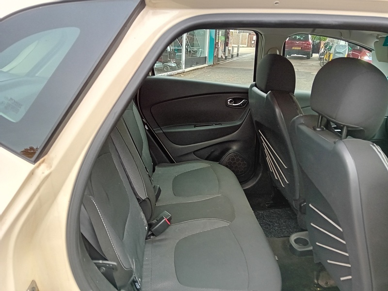 Renault Captur 1.5 dCi ENERGY Dynamique MediaNav SUV 5dr Diesel Manual Euro 5 (s/s) (90 ps) - U1766