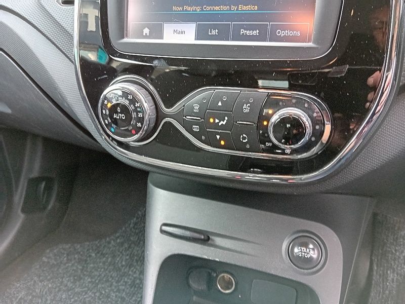 Renault Captur 1.5 dCi ENERGY Dynamique MediaNav SUV 5dr Diesel Manual Euro 5 (s/s) (90 ps) - U1766