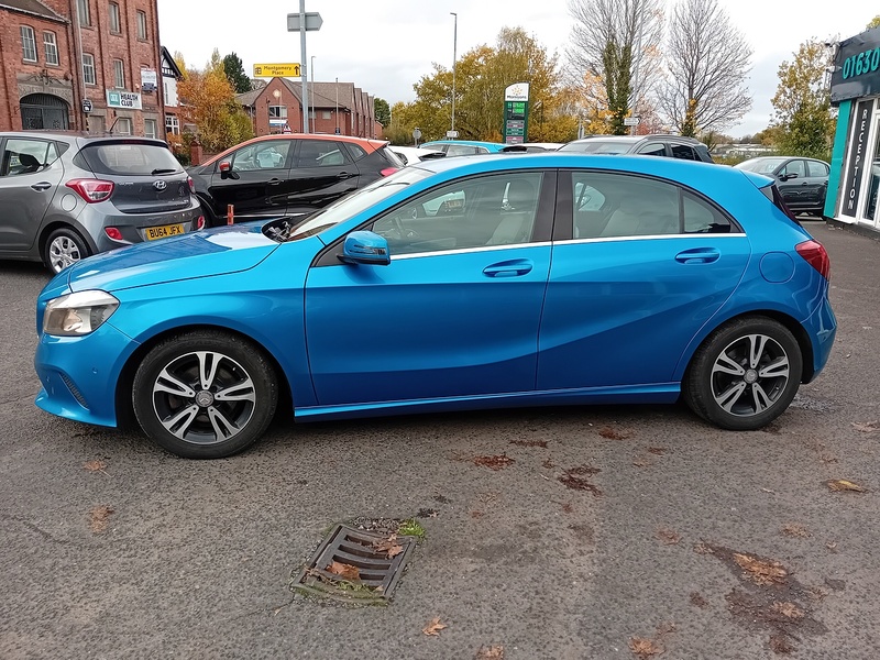 Mercedes-Benz A Class 1.5 A180d SE (Executive) Hatchback 5dr Diesel Manual Euro 6 (s/s) (109 ps) - U1784