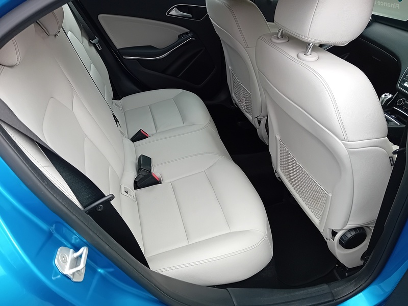 Mercedes-Benz A Class 1.5 A180d SE (Executive) Hatchback 5dr Diesel Manual Euro 6 (s/s) (109 ps) - U1784