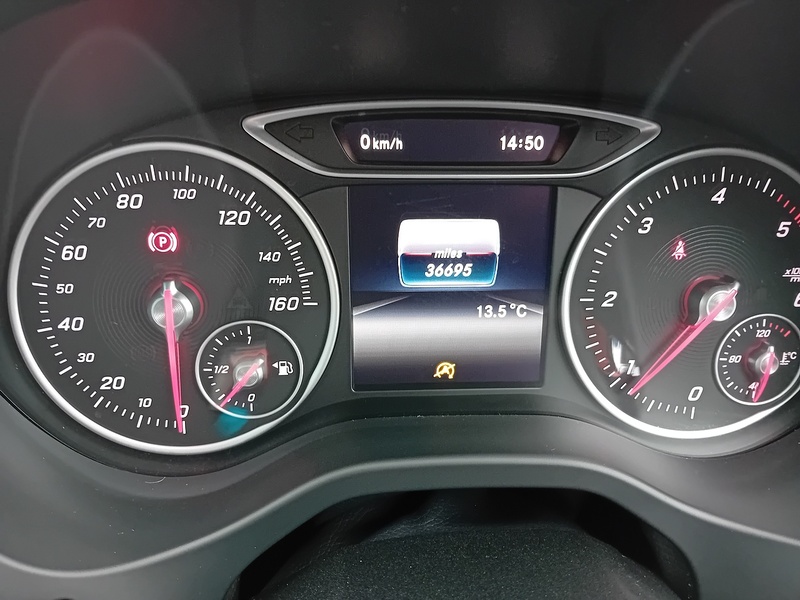 Mercedes-Benz A Class 1.5 A180d SE (Executive) Hatchback 5dr Diesel Manual Euro 6 (s/s) (109 ps) - U1784