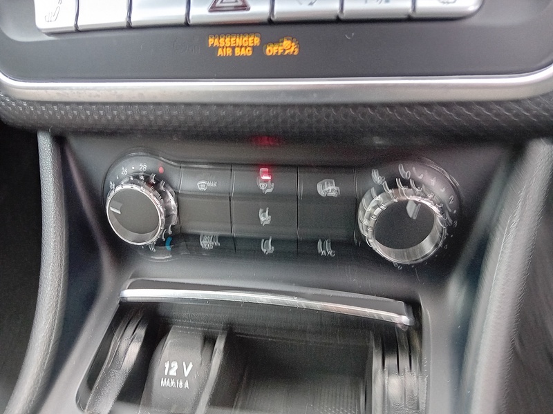 Mercedes-Benz A Class 1.5 A180d SE (Executive) Hatchback 5dr Diesel Manual Euro 6 (s/s) (109 ps) - U1784