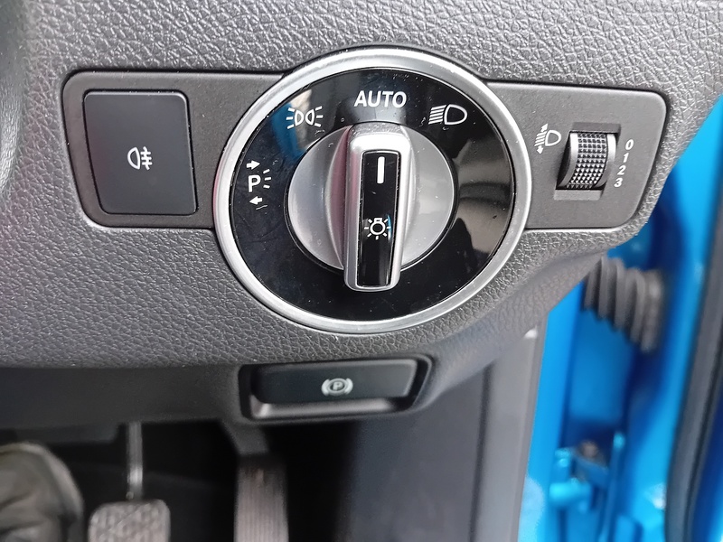 Mercedes-Benz A Class 1.5 A180d SE (Executive) Hatchback 5dr Diesel Manual Euro 6 (s/s) (109 ps) - U1784