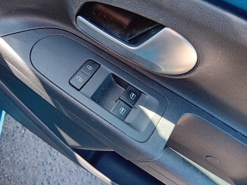 SEAT Mii 1.0 12v GPF Design Mii Hatchback 5dr Petrol Manual Hatchback 1.0 Manual Petrol - U1797