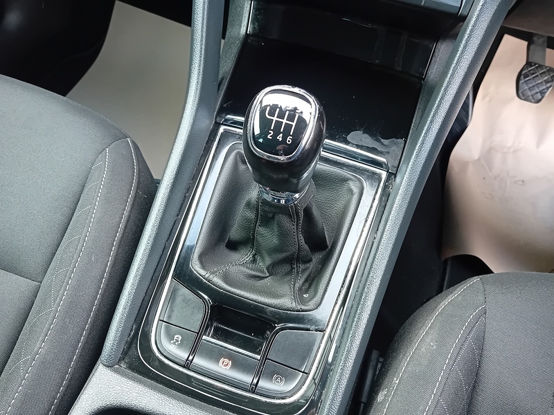 Skoda Karoq 1.6 TDI SE SUV 5dr Diesel Manual Euro 6 (s/s) (115 ps) - U1799