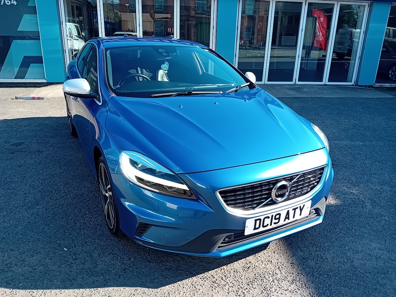 Volvo V40 2.0 T2 R-Design Edition Hatchback 5dr Petrol Manual Euro 6 (s/s) (122 ps) - U1803