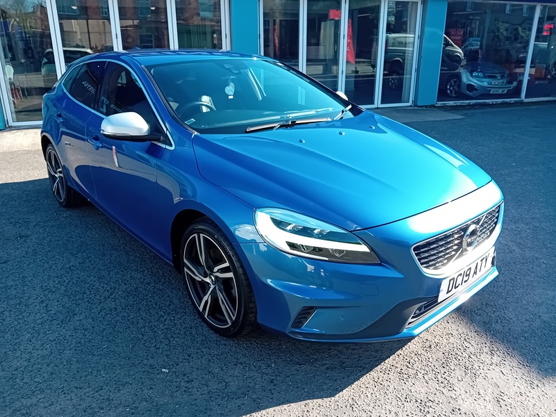 Volvo V40 2.0 T2 R-Design Edition Hatchback 5dr Petrol Manual Euro 6 (s/s) (122 ps) - U1803