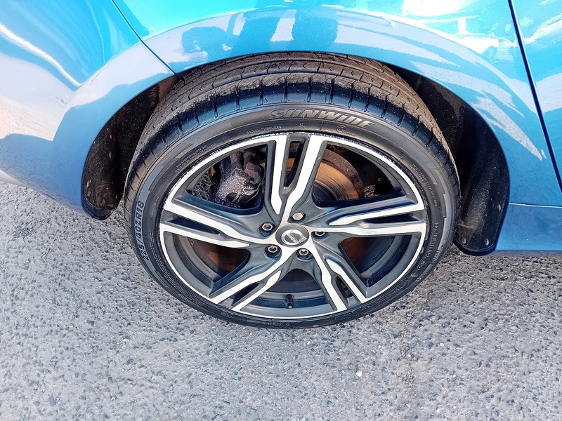 Volvo V40 2.0 T2 R-Design Edition Hatchback 5dr Petrol Manual Euro 6 (s/s) (122 ps) - U1803
