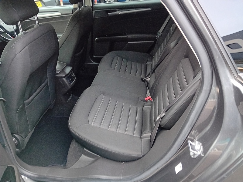 Ford Mondeo 1.5 TDCi ECOnetic Zetec Hatchback 5dr Diesel Manual Euro 6 (s/s) (120 ps) - U1808