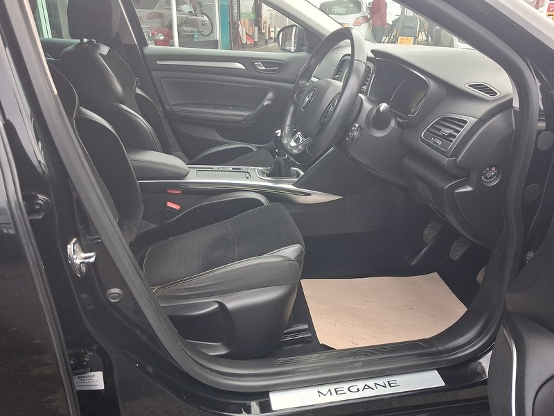 Renault Megane 1.6 dCi Dynamique S Nav Hatchback 5dr Diesel Manua Hatchback 1.6 Manual Diesel - U1812