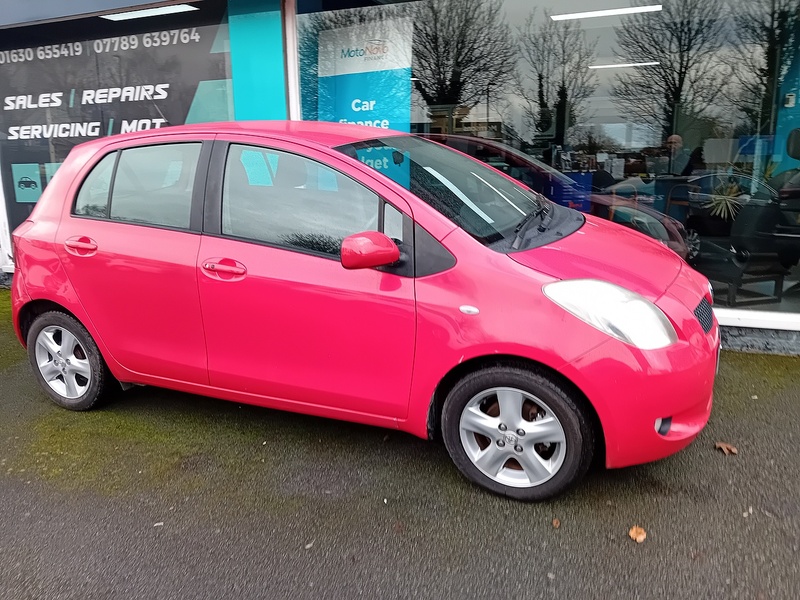 Toyota Yaris VVT-i T Spirit Hatchback 1.3 Manual Petrol - U1813