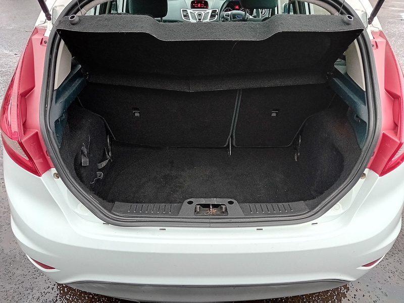 Ford Fiesta Edge - U1815