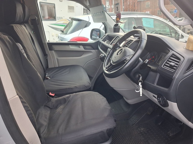 Volkswagen Transporter 2.0 TDI T28 BlueMotion Tech Highline Panel Van 5dr Diesel Manual FWD SWB Euro 6 (s/s) (102 ps) - U1827