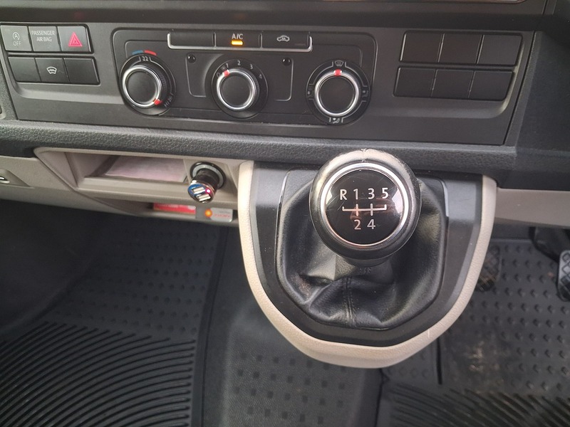 Volkswagen Transporter 2.0 TDI T28 BlueMotion Tech Highline Panel Van 5dr Diesel Manual FWD SWB Euro 6 (s/s) (102 ps) - U1827