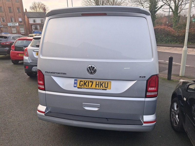 Volkswagen Transporter 2.0 TDI T28 BlueMotion Tech Highline Panel Van 5dr Diesel Manual FWD SWB Euro 6 (s/s) (102 ps) - U1827