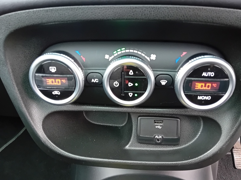 Fiat 500L 1.3 MultiJet Lounge MPV 5dr Diesel Manual Euro 5 (s/s) (85 bhp) - U1829