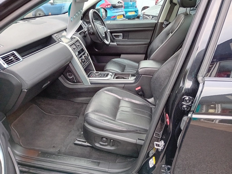 Land Rover Discovery Sport 2.0 TD4 HSE Black SUV 5dr Diesel Auto 4WD Euro 6 (s/s) (180 ps) - U1831