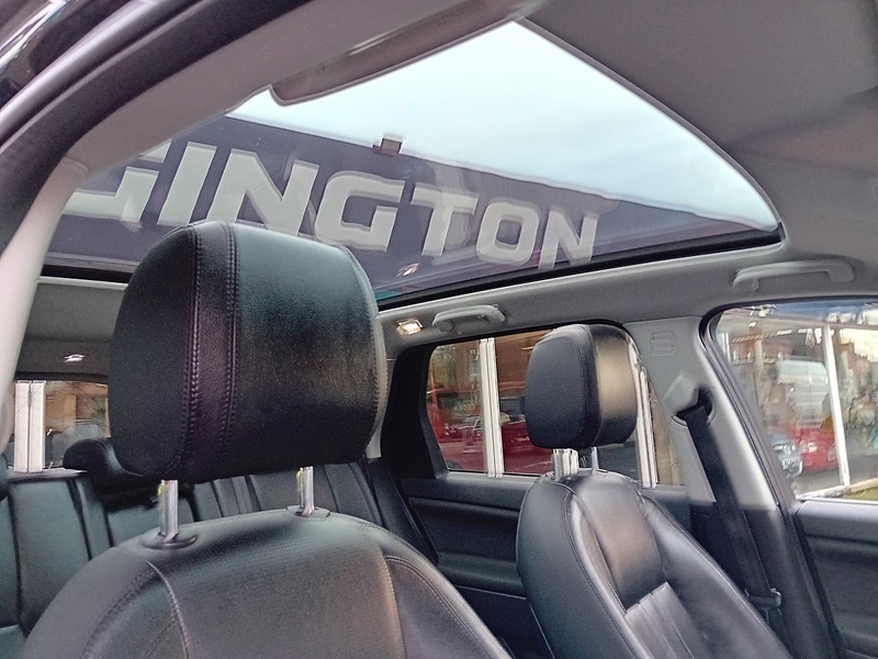 Land Rover Discovery Sport 2.0 TD4 HSE Black SUV 5dr Diesel Auto 4WD Euro 6 (s/s) (180 ps) - U1831