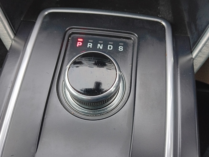 Land Rover Discovery Sport 2.0 TD4 HSE Black SUV 5dr Diesel Auto 4WD Euro 6 (s/s) (180 ps) - U1831