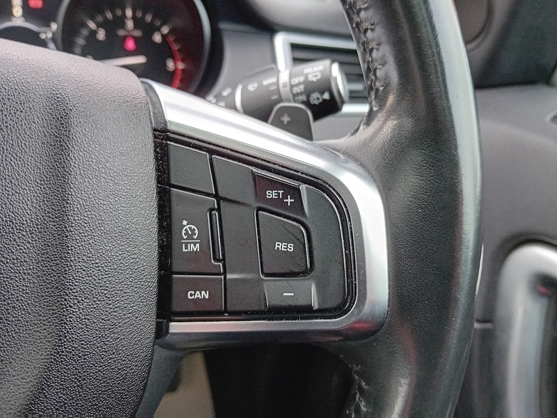 Land Rover Discovery Sport 2.0 TD4 HSE Black SUV 5dr Diesel Auto 4WD Euro 6 (s/s) (180 ps) - U1831