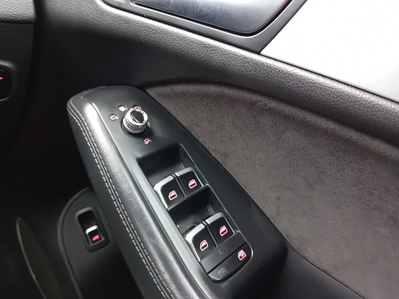 Audi Q5 TFSI S line Plus SUV 2.0 Automatic Petrol - U1835