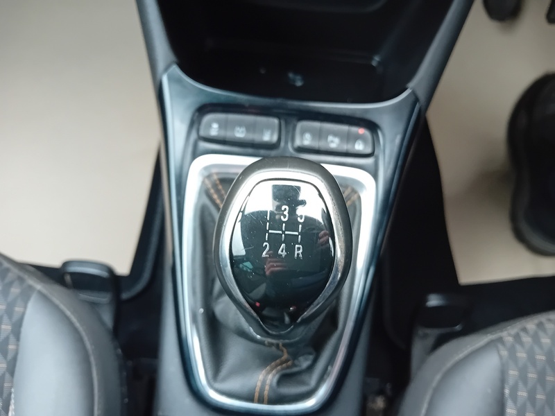 Vauxhall Crossland X 1.6 Turbo D ecoTEC Elite SUV 5dr Diesel Manual Euro 6 (s/s) (99 ps) - U1842