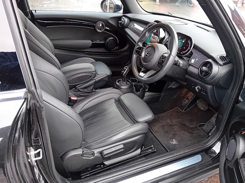 MINI Hatch 1.5 Cooper Exclusive Hatchback 3dr Petrol Steptronic Euro 6 (s/s) (136 ps) - U1845