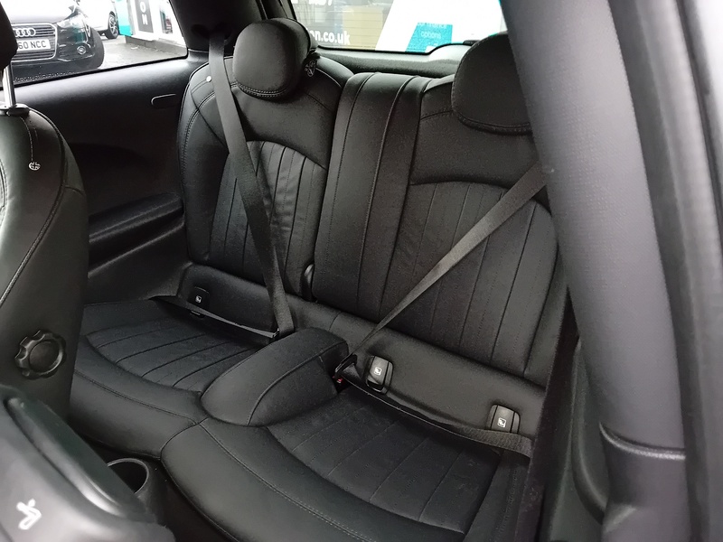 MINI Hatch 1.5 Cooper Exclusive Hatchback 3dr Petrol Steptronic Euro 6 (s/s) (136 ps) - U1845